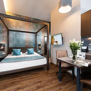 Hotel Opera Garden Y